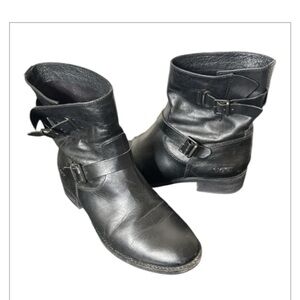 UGG Fletcher Black Leather Water-resistant Buckle Ankle Boots Women size 7